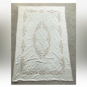 Vintage Victorian Cottagecore Pink Floral Embroidered 83x56 Table Cloth